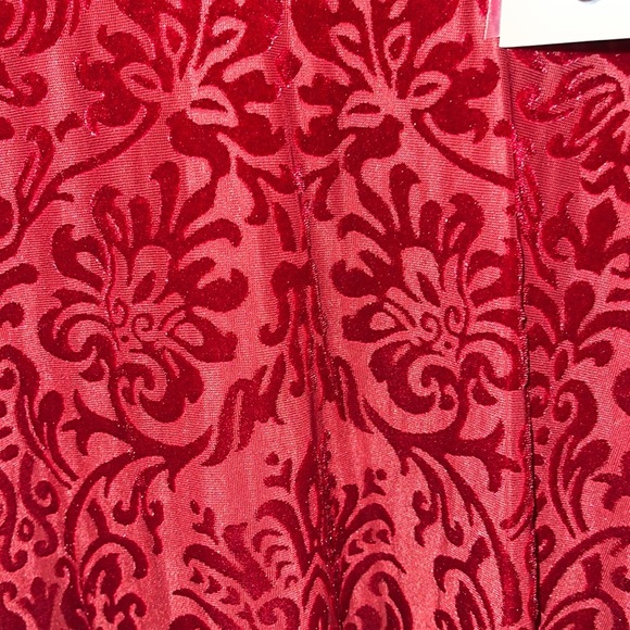 Top - Picture 3 of 8